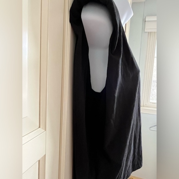 The Frankie Shop Eva Padded Shoulder Muscle T-Shirt Black Size Extra Small. - Picture 9 of 14